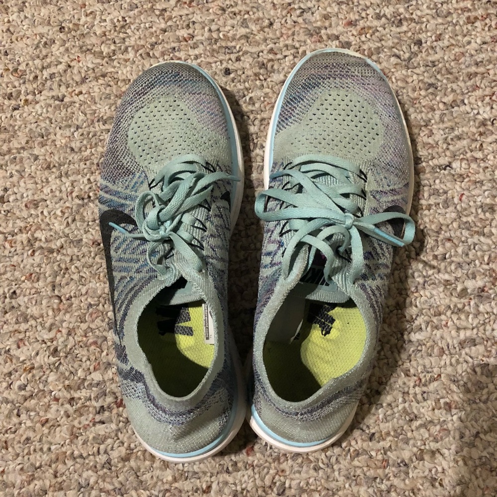 Nike tennis shoes